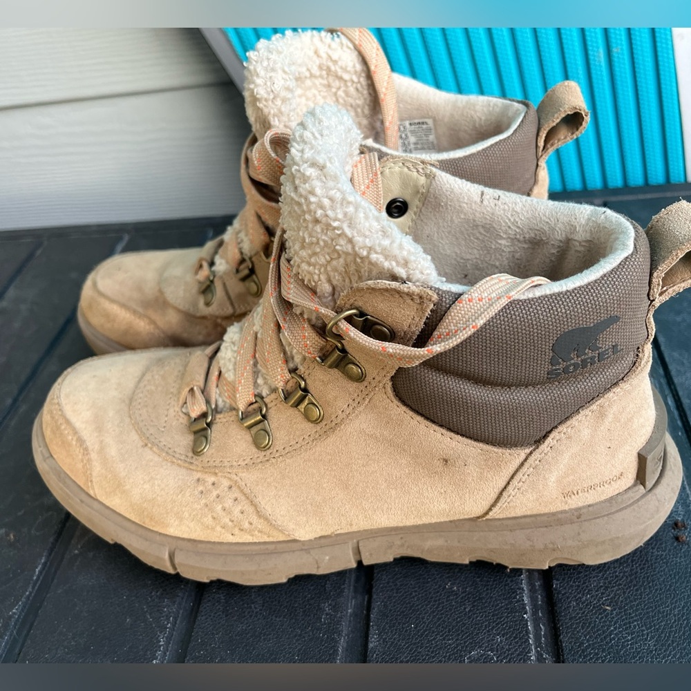 Sorel low, lightweight ankle boot 🥾